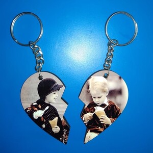 Couple-Heart-Cutting-Keychain-gift-shop